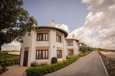 هتل Bodegas Campestral