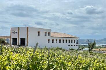 هتل Bodegas Campestral