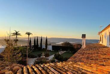 هتل Bodegas Campestral