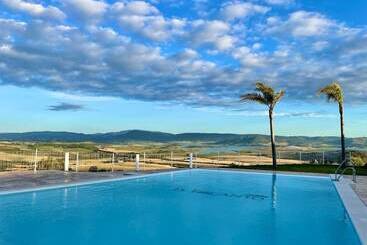 هتل Bodegas Campestral