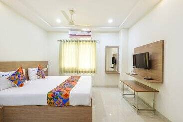 Fabhotel Karthikeya Residency   Tirupati Bus Stand   900m
