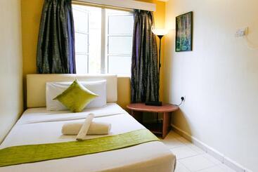 هتل Golden Lodge