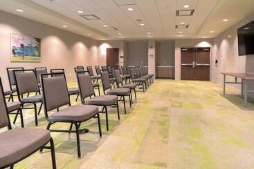 هتل Home2 Suites By Hilton Alcoa Knoxville Airport