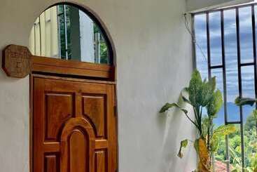 هتل Hostal Raices De Mi Pueblo