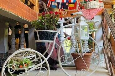 هتل Hostal Raices De Mi Pueblo