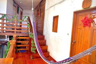 هتل Hostal Raices De Mi Pueblo