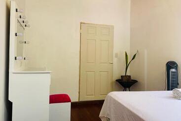 هتل Hostal Raices De Mi Pueblo