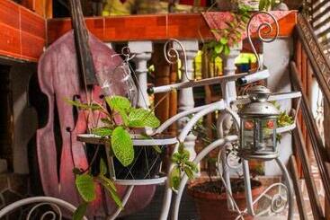 هتل Hostal Raices De Mi Pueblo