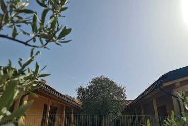 هتل روستایی Agriturismo Corte Degli Ulivi