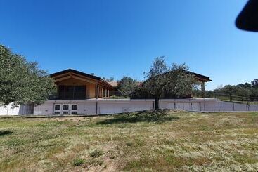 هتل روستایی Agriturismo Corte Degli Ulivi