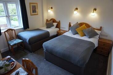 تختخواب و صبحانه Villa Verde Gatwick