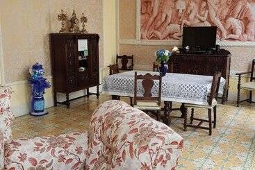 مسافرخانه Casa Colonial Asturias