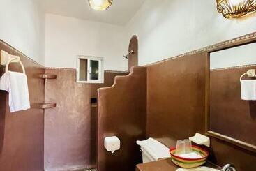 هتل Casa De La Palma Bed And Breakfast