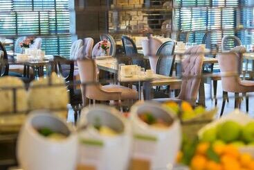 Doubletree By Hilton Hotel Izmir Airport