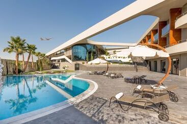 Doubletree By Hilton Hotel Izmir Airport