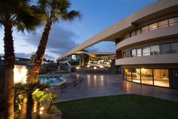 Doubletree By Hilton Hotel Izmir Airport