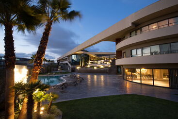 Doubletree By Hilton Hotel Izmir Airport