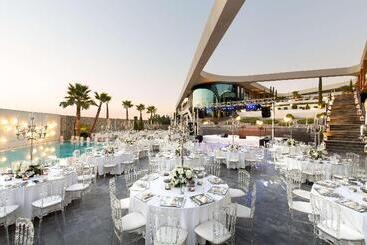Doubletree By Hilton Hotel Izmir Airport