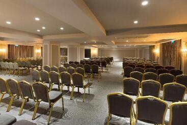 Doubletree By Hilton Hotel Izmir Airport