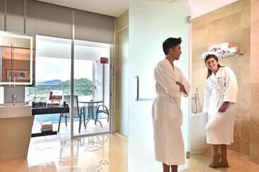 هتل Lexis Suites Penang