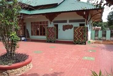 Hsaung Thazin Hotel Pyin Oo Lwin