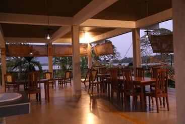 Serene Park Hotel By Ark