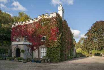 Yarner House