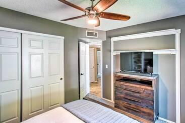 Bright Az Oasis W/ Fire Pit, Yard & Grill!