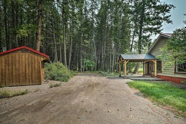 Cozy Abode W/ Views 15 Mi To Glacier Natl Park!
