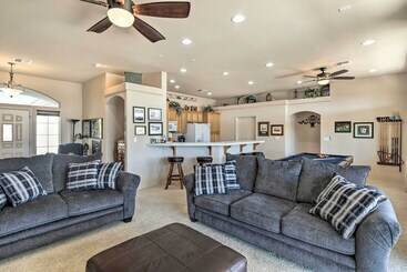 Cozy Bullhead City Home W/ Patio & Mountain Views!