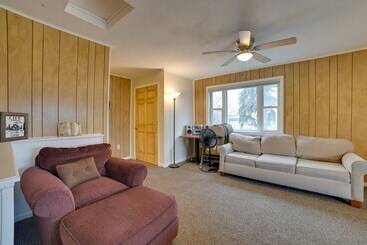 Cozy Houghton Lake Heights Cottage W/ Private Yard