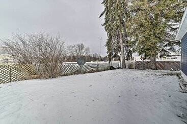 Cozy Houghton Lake Heights Cottage W/ Private Yard