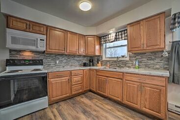 Cozy Houghton Lake Heights Cottage W/ Private Yard