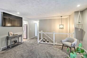 Cozy Omaha Home: Walk To Dining, Pets Welcome