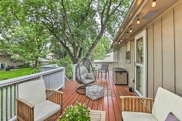 Cozy Omaha Home: Walk To Dining, Pets Welcome