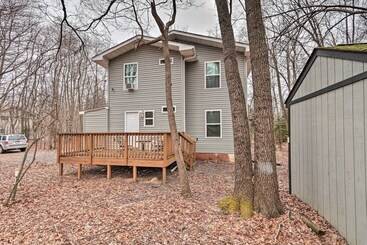 6 Mi To Skiing: Family Poconos Home W Decks!
