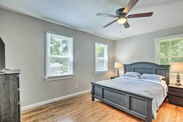 Family Friendly Atlanta Home ~ 3 Mi To Downtown!