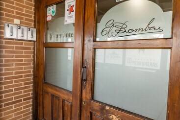 Hostal El Bomba - Las Pedronyeras