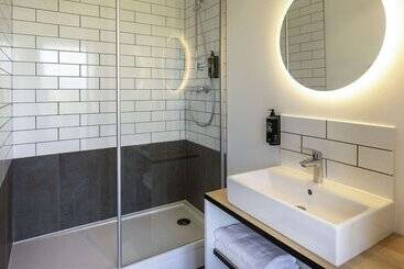 هتل Ibis Marseille Marignane Technopole