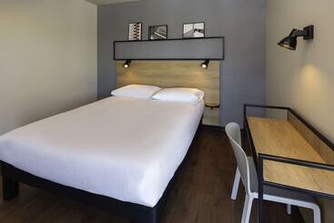 هتل Ibis Marseille Marignane Technopole