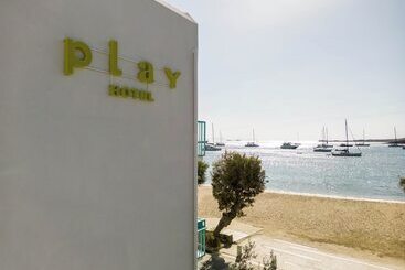 هتل Play Paros