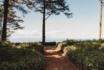 هتل Woodland Bluff