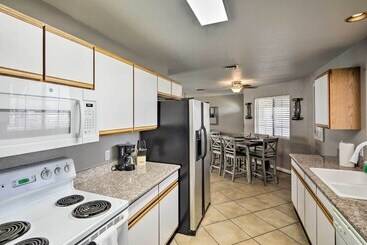 Lake Havasu City Retreat W/ Patio & Grill