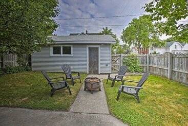 Manistee Home W/ Fire Pit ~ 2 Mi To Beach!