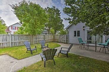 Manistee Home W/ Fire Pit ~ 2 Mi To Beach!