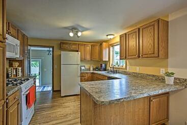 Manistee Home W/ Fire Pit ~ 2 Mi To Beach!