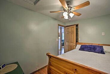 Manistee Home W/ Fire Pit ~ 2 Mi To Beach!