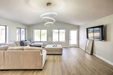 Modern Lake Havasu Retreat: Lake & Mountain Views!