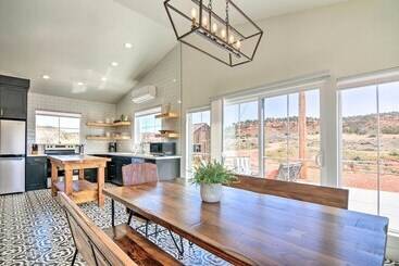 Modern Ranch House W/ Fire Pit & Valley Views