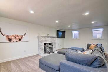 Modern Ranch House W/ Fire Pit & Valley Views
